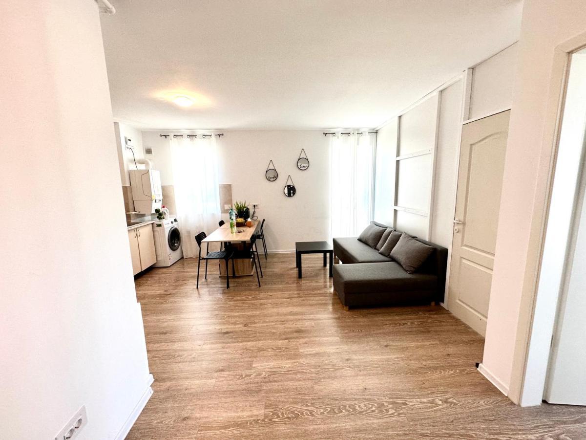 Kasper Coresi Mall - Rise Private Apartments & Suites Braşov Exteriör bild