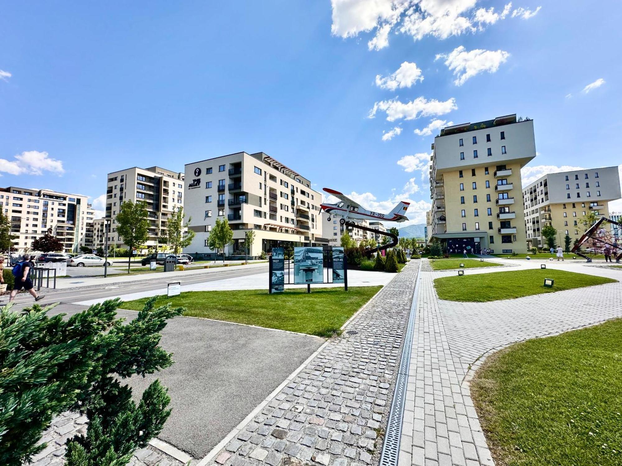 Kasper Coresi Mall - Rise Private Apartments & Suites Braşov Exteriör bild