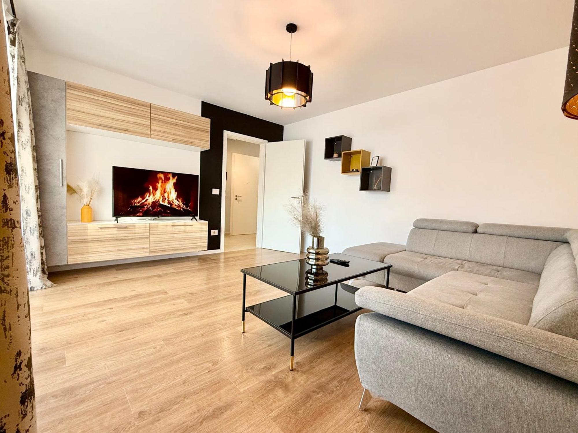 Kasper Coresi Mall - Rise Private Apartments & Suites Braşov Exteriör bild